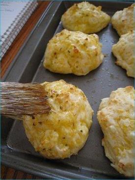 Red Lobster Cheddar Bay Biscuits